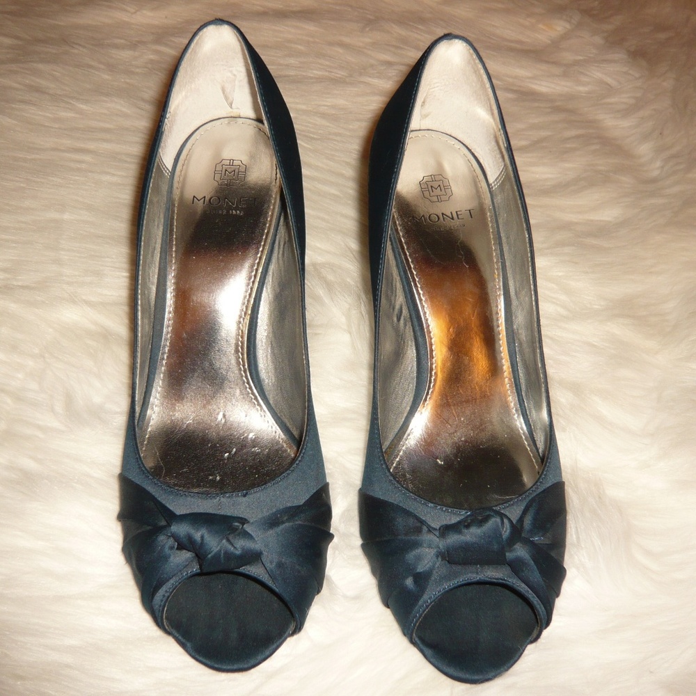 TEAL FABRIC HIGH HEELS Sz 9 1/2